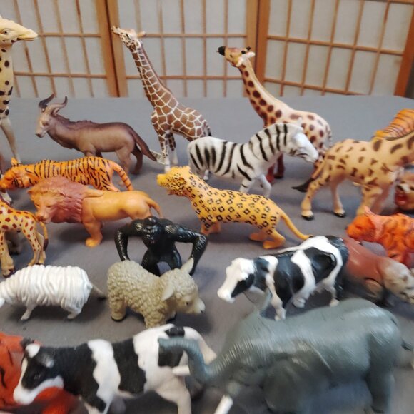 HUGE LOT OF 74 PLASTIC RUBBER PVC ANIMALS FARM JUNGLE ZOO FIGURES CAMEL SAFARI + - Picture 4 of 8